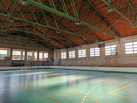 Interior del pabell&oacute;n de deportes