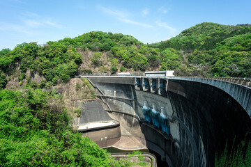 天ヶ瀬ダム（ドーム型アーチ式ダム）