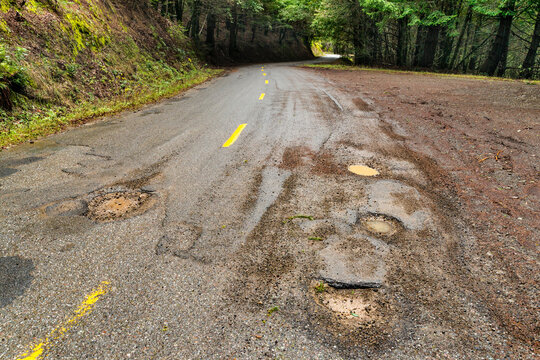USA, CA, Ferndale.  Rough road near the coast of California.