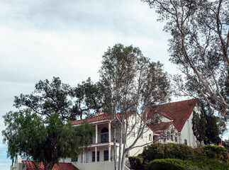 Naklejka premium Classic Spanish Colonial Architecture in Natural Setting