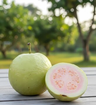Jambu batu diatas meja