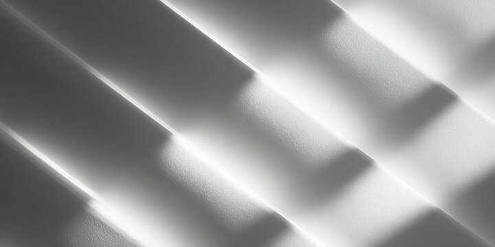 Abstrakte diagonale Licht- und Schattenmuster auf einer strukturierten Oberfl&auml;che