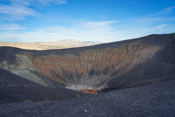 デスバレーにあるクレーター、ウベヘベ・クレーター © Kana-K