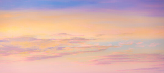 パステル調の朝焼け空