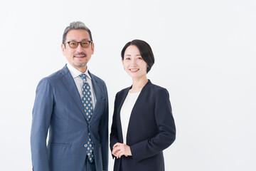 笑顔のビジネスマン男女