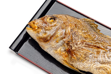 鯛の姿焼きが乗ったお祝いの和食膳