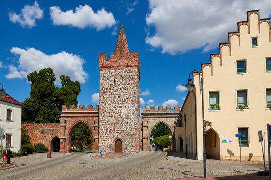 Heidetor an der historischen Stadtmauer in Zerbst