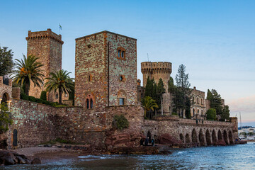 Le Château de la Napoule sur la station balnéaire de Mandelieu-la-Napoule sur la Côte d'Azur en France © Gerald Villena