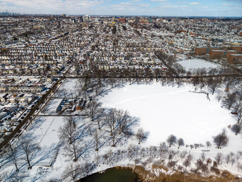 Samuel h. Roberts tappan zee bridge linking communities across the hudson river, representing modern engineering, transportation, and a vital connection between regions