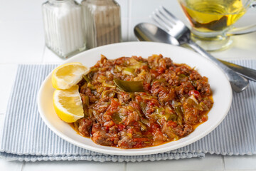Minced meat and leek dish. Turkish name; kiymali pirasa