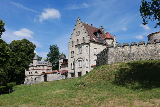 Schloss Lichtenstein in der Schw&auml;bischen Alb