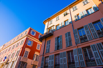 Obraz premium Dans les rues de la vieille ville de Nice sur la Côte d'Azur en France