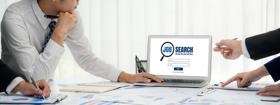 Online job search on brisk website for worker to search for job opportunities on the recruitment internet network