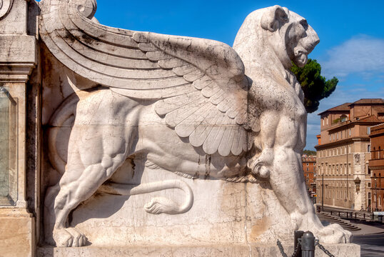 Monumento Nacional a V&iacute;ctor Manuel II (Vittoriano) o Altar de la Patria y Plaza Venecia en Roma, Italia. Arquitectura y monumentos de Roma. Paisaje urbano de Roma.
