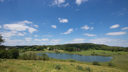 Le lac &agrave; la Dame (ou lac de Foncine) est un petit lac du d&eacute;partement du Jura situ&eacute; sur la commune de Foncine-le-Bas 