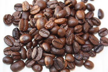 Roasted Coffee Beans Background with Rich Texture and Warm Natural Tones &ndash; Freshness, Premium Quality, Artisan Craftsmanship