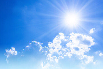 青空に太陽