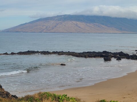 West Maui mountains from the Kamaole Beach in Hawaii