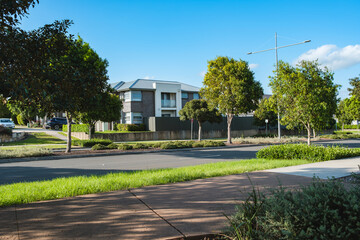 Residents and visitors experience suburban street life and community spaces in Oran Park Town, NSW, Australia, February 5, 2026 © Kevin.GoRoad 漫游匣