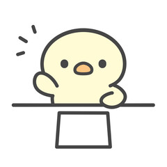 机の上で手を挙げるひよこの手描きイラスト © Nitomaru