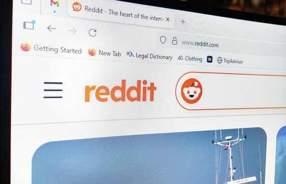 reddit website on a computer screen