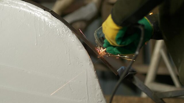 Cutting steel using angle grinder cutting disk
