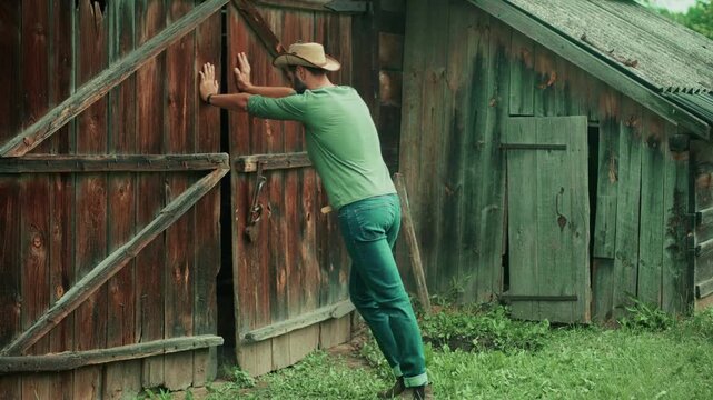Old Rustic Barn On Ranch. Rural Life And Agriculture Industry. intage Architecture Of Outbuilding