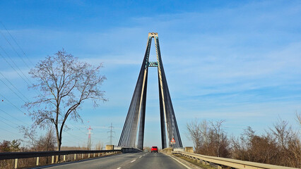 Obraz premium Brücke über Fluß