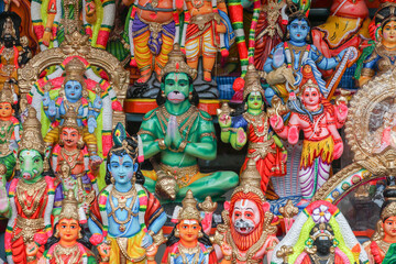 Obraz premium Hanuman,siva,vishnu and parvathi idols are displayed for sale in a shop for the golu festival 
