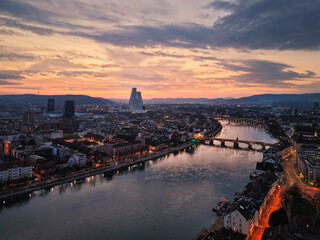 Schweiz, Basel, Baselstadt, Basel-City, Nordwestschweiz, Rhein, Münster, Markthalle, Stadtbild, Morgenstimmung, Morgenrot, Münsterkirche, Sonnenaufgang, Kirchtürme, Rochetürme, © Christian Bieri