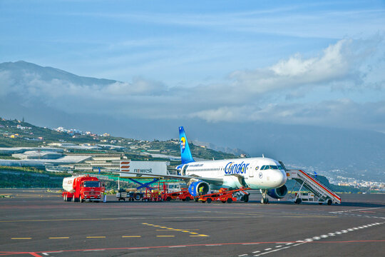 the condor flight takes a stopover at the airport