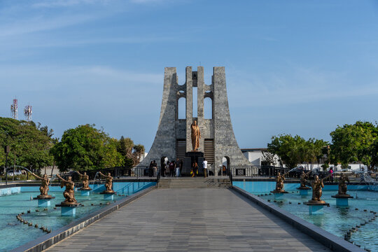 view of the Kwame Nkrumah Memorial Park leading toward the Mausoleum.