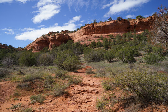 Hiking trail en route to the Birthing Cave in Sedona Arizona