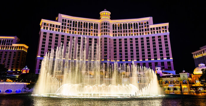 Fountains of Bellagio Night Show Las Vegas
