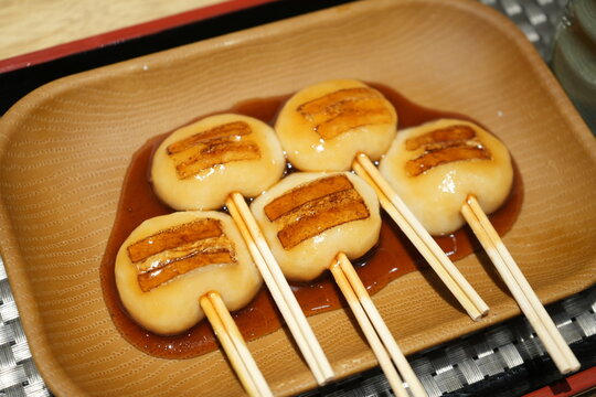 Japanese Sweets, Janbo-mochi or Jambo-mochi, Kagoshima Specialty Grilled Rice Cakes with Sweet Soy Glaze - 日本 鹿児島名物 じゃんぼ餅 または 両棒餅