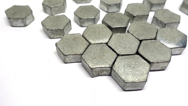 Rotating view of zinc hexagons.