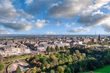 Obraz premium Edinburgh is the compact and hilly capital of Scotland.