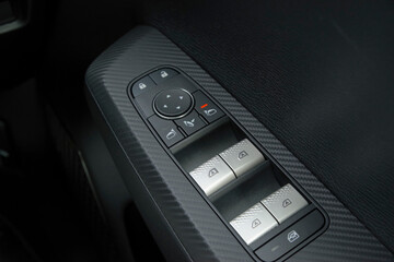 運転席ドアのウィンドウ操作スイッチ類