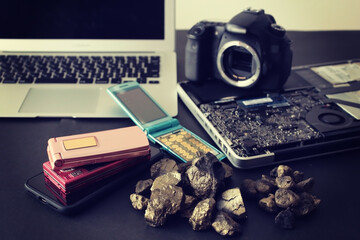 パソコンや携帯電話などのデジタル機器に使われるレアメタルやレアアース