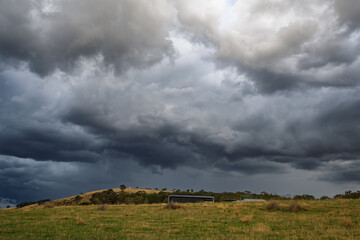 Obraz premium Stormy skies over the rural countryside