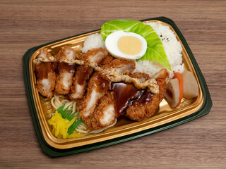 トンカツ弁当