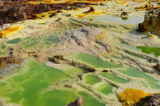The colors of salt generated by the mineral-laden vapors of Dallol Volcano, Ethiopia