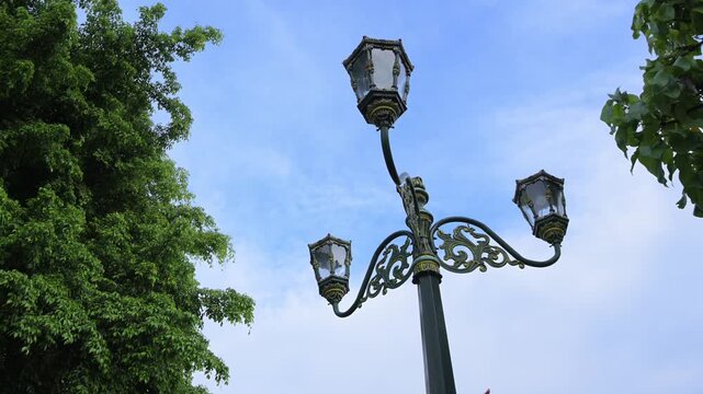 Unique street lights in Yogyakarta, the lights of the Jogja palace have their own historical and cultural characteristics.
