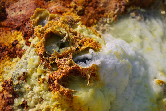 The colors of salt generated by the mineral-laden vapors of Dallol Volcano, Ethiopia