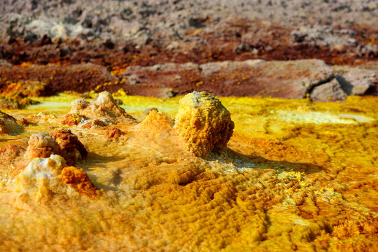 The colors of salt generated by the mineral-laden vapors of Dallol Volcano, Ethiopia