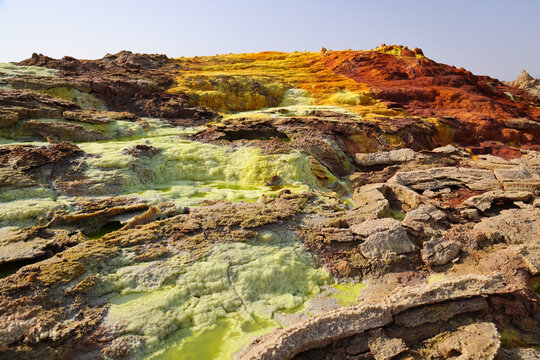 The colors of salt generated by the mineral-laden vapors of Dallol Volcano, Ethiopia