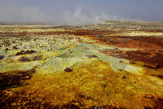 The colors of salt generated by the mineral-laden vapors of Dallol Volcano, Ethiopia
