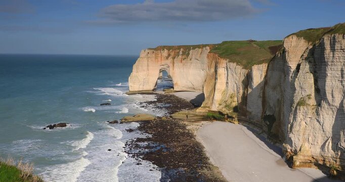 plage de Normandie en mar&eacute;e basse en France