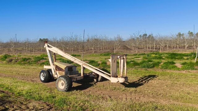 Agricultural Orchard Lift Platform Pruning Machine Elevated Work Video