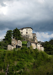 Naklejka premium Foto scattata lungo la passeggiata che da Casaleggio Boiro porta ai laghi della Lavagnina.
